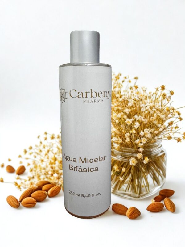 Agua micelar bifásica